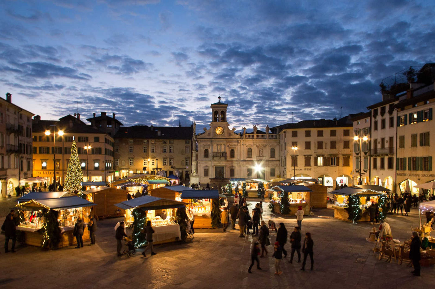 mercatini-di-Natale-Friuli-Udine_compres