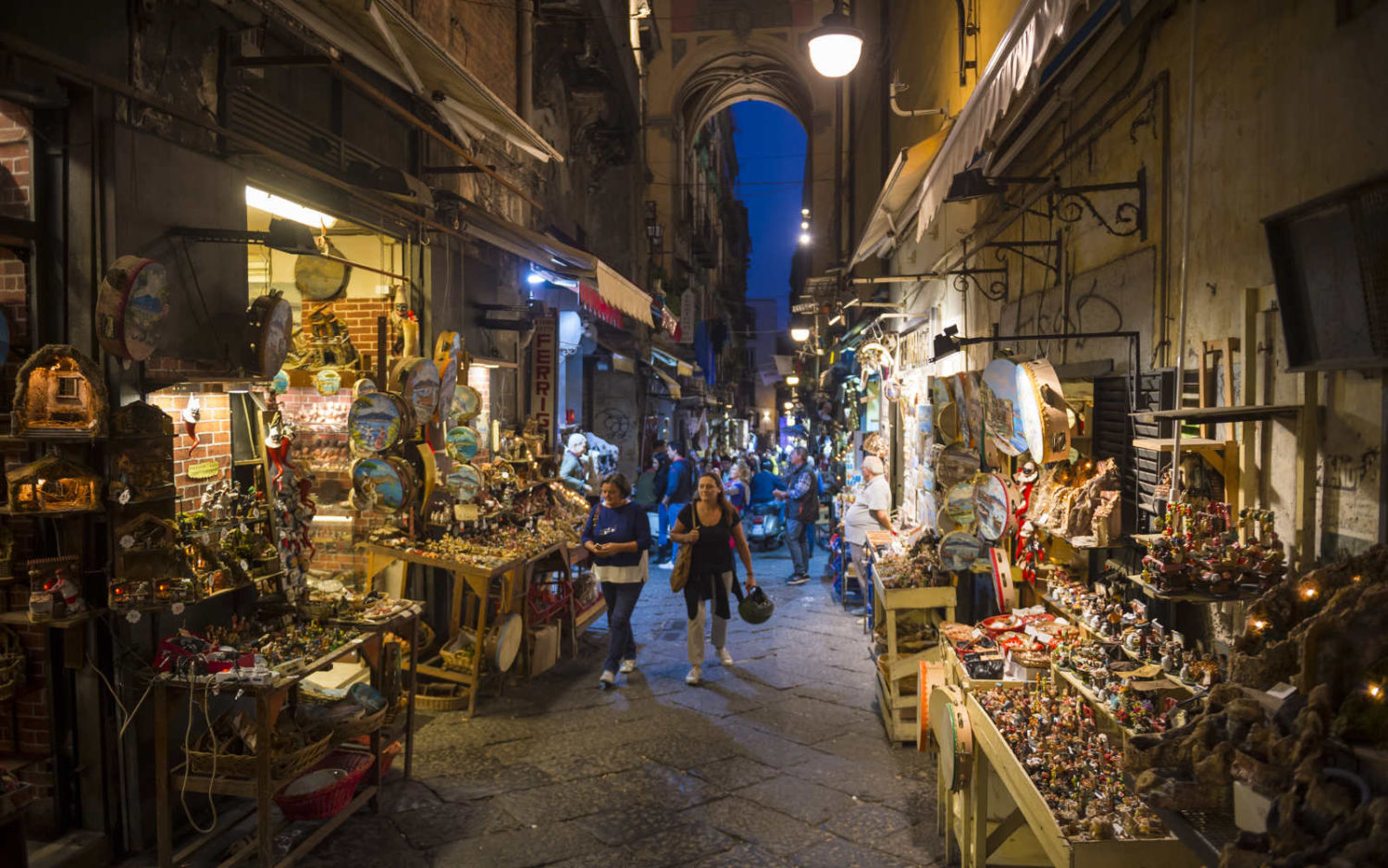 shutterstock_755660503_-lazyllama-Shutte